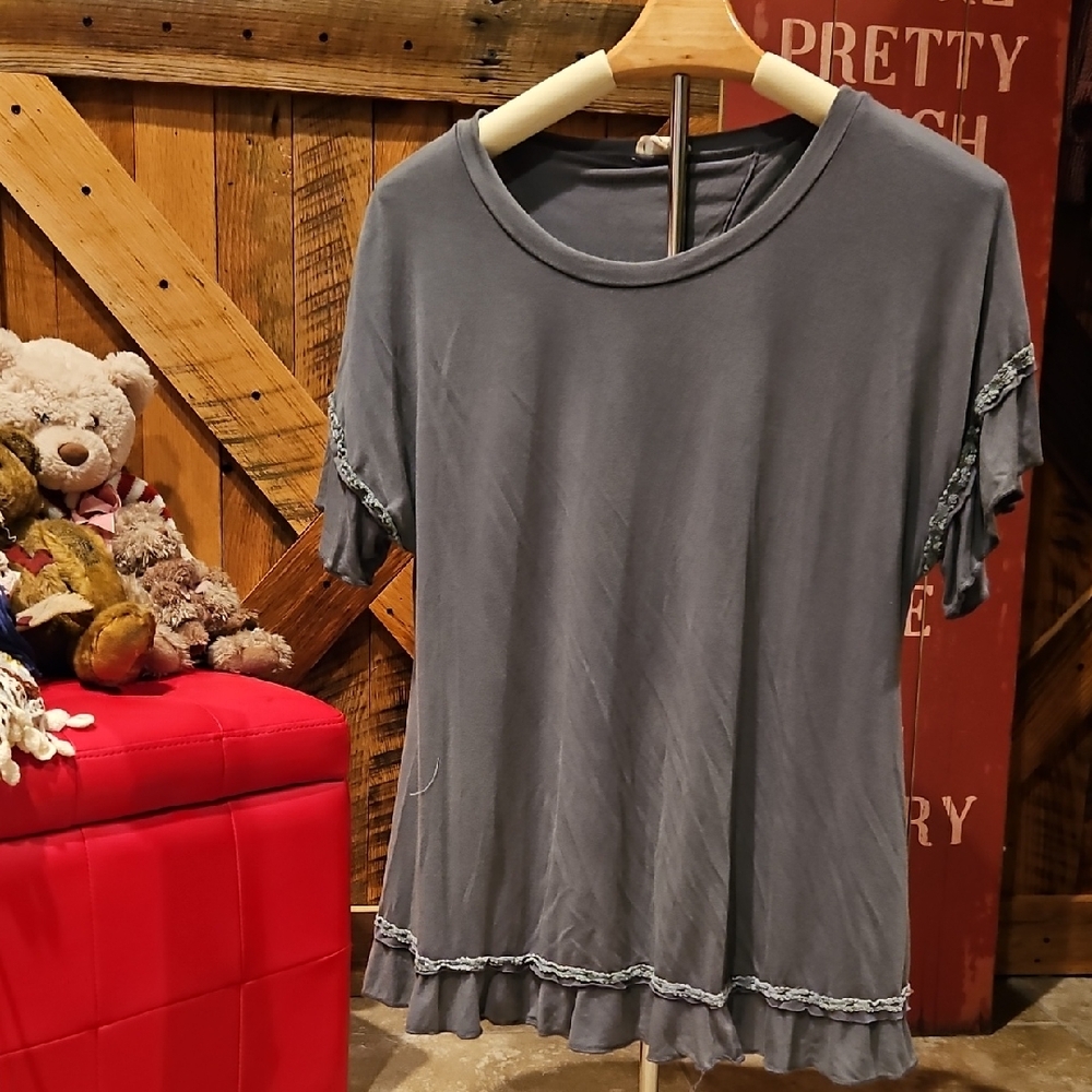 004 POL Charcoal Short Sleeve Top